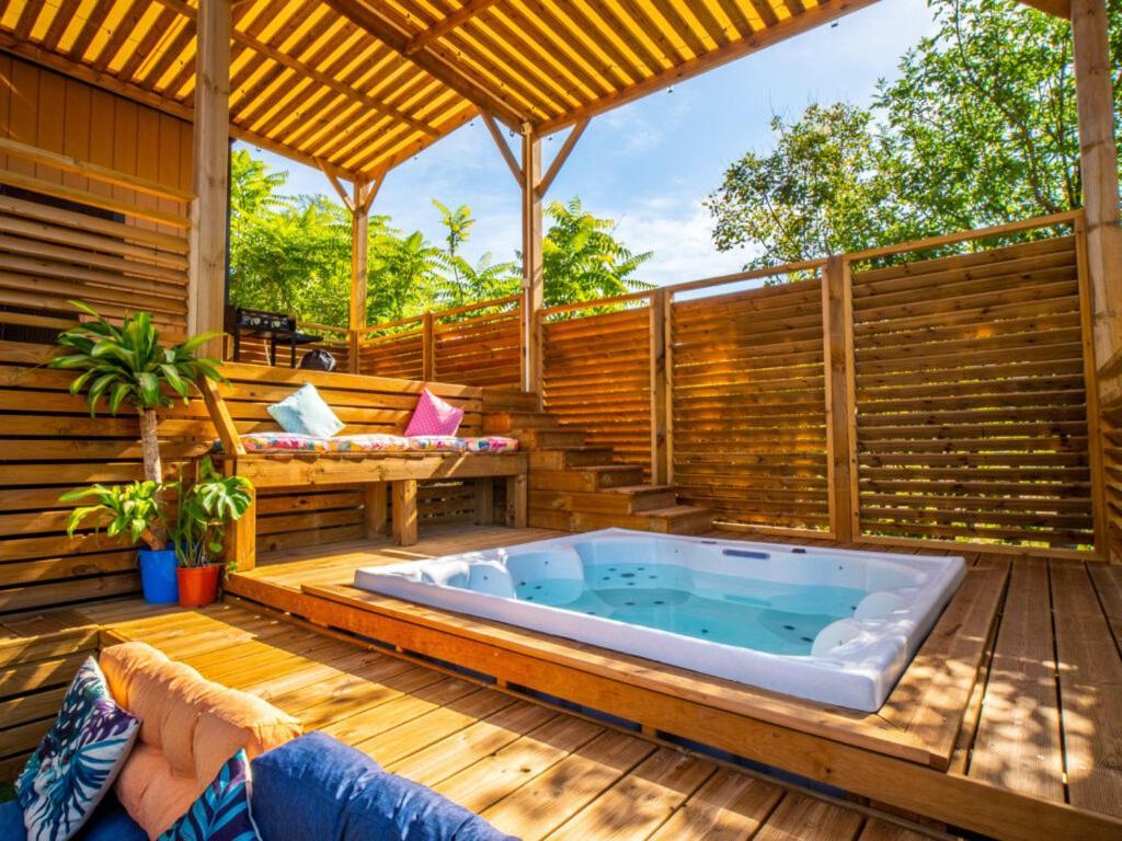 Camping Hotel Les Rives Du Loup Tourrettes-sur-Loup Luaran gambar